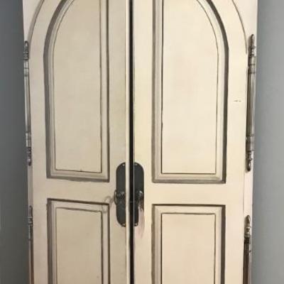 armoire $450
 36 X 24 X 72"