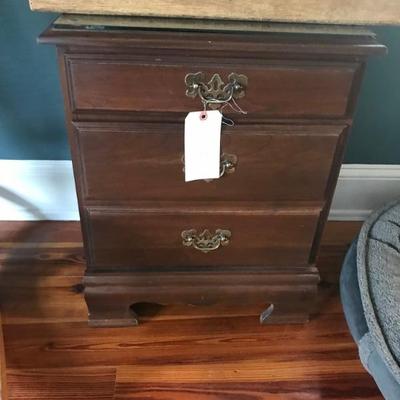 nightstand$39
24 X 15 X 24"