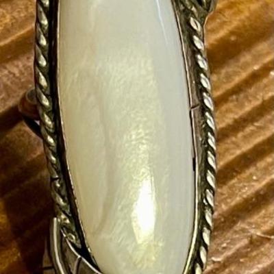 Vintage Navajo Sterling Silver Ring With Mother Of Pearl Oval Stone Size 8.5 - Total Weight 11.45 Grams 