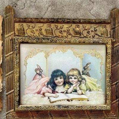 Antique Victorian Girls Print Gold Ormolu Wood Wall Hanging Newspaper Rack With 1910-1919 News Papers