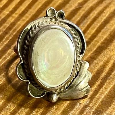 Vintage Navajo Mother Of Pearl Ring Size - 7.5  Total Weight 6.53 Grams 