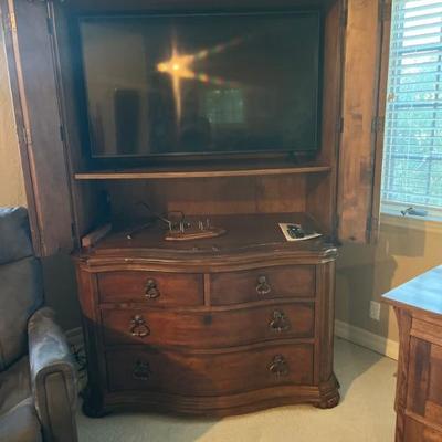DESIGNER ARMOIRE