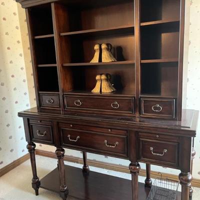 DISPLAY CABINET/STORAGE