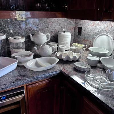 WHITE KITCHEN 
VINTAGE AND NOT!