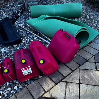 GAS CANS
