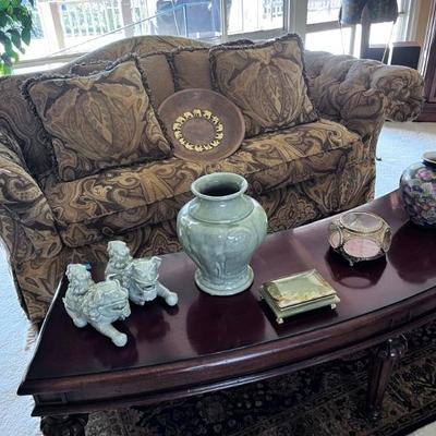 1/3 ROUND COFFEE TABLE