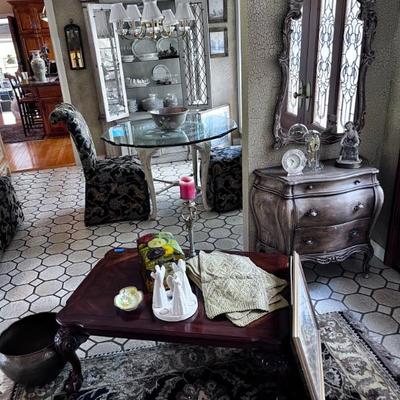 ENTRY AND DINING AREA