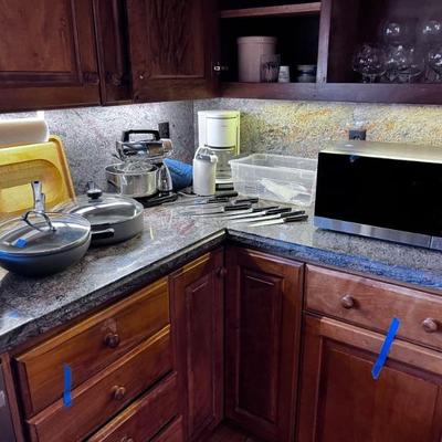 KITCHEN APPLIANCES