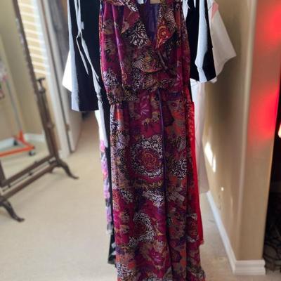 DRESSES