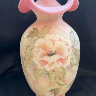 Fenton Burmese Diamond Optic Vase