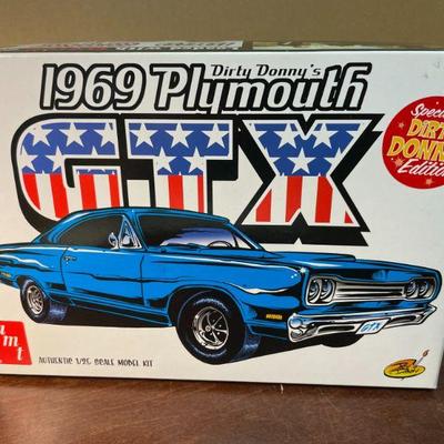 PLASTIC KIT 1969 PLYMOUTH GTX 
