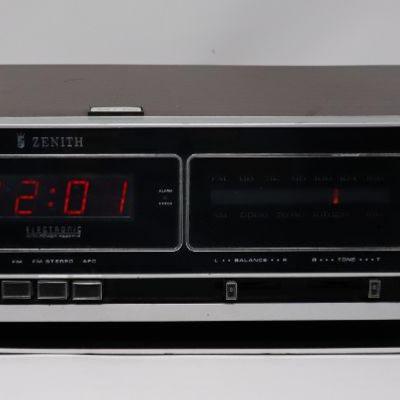 Zenith Alarm Radio