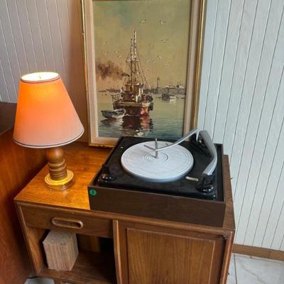 turn table & mcm end table.
