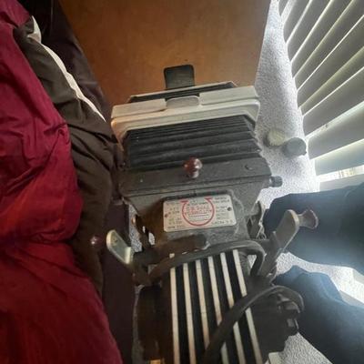 TOP VIEW OF ENLARGER.
