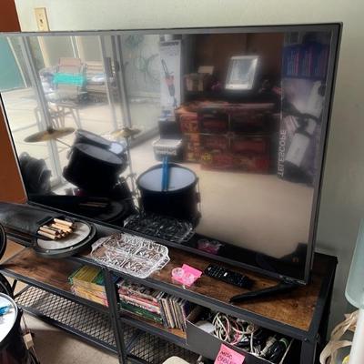 FLATSCREEN T.V.
