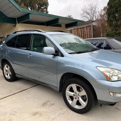 BEAUTIFUL LEXUS RX 330 IN BEAUTIFUL CONDITION!