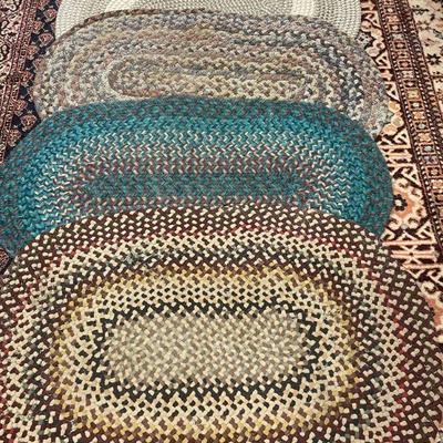 4 VTG RUGS