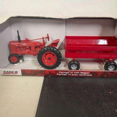 ERTL TRACTOR