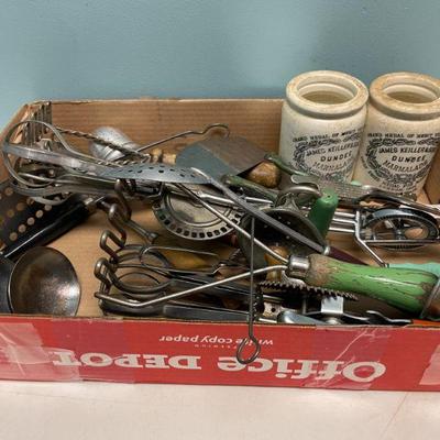 VINTAGE KITCHEN LOT