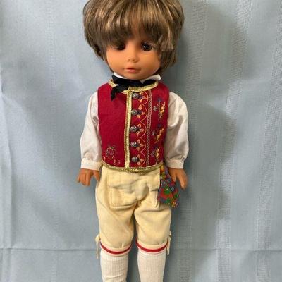 20 ethnic folklore doll