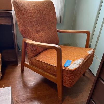 https://ctbids.com/estate-sale/34519/item/3869904/Vintage-Upholstered-MCM-Chair