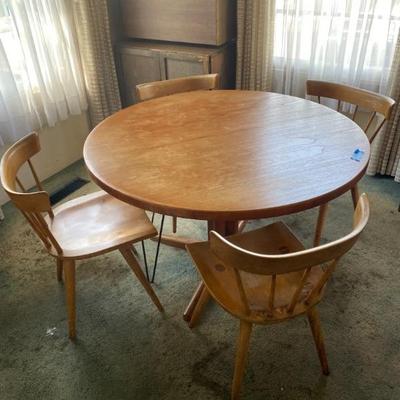 https://ctbids.com/estate-sale/34519/item/3865821/Wood-Dining-Table-Chairs