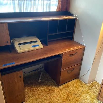 https://ctbids.com/estate-sale/34519/item/3869236/Desk-Typewriter-Wall-Sconce