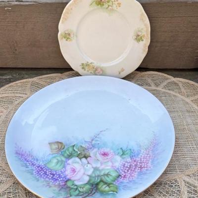 https://ctbids.com/estate-sale/34519/item/3870072/Vintage-China-Pieces