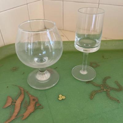 https://ctbids.com/estate-sale/34519/item/3866439/Vintage-1950s-Tray-Cocktail-Items