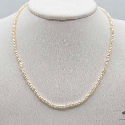 #404 • Pearl Necklace with 14k Gold Hardware, 5.74g
