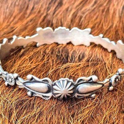 #1188 • Native American Stackable Sterling Silver Bangle
