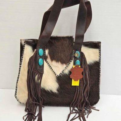 #5300 • NEW!!! Klassy Cowgirl Cowhide Fringe Tote Bag
