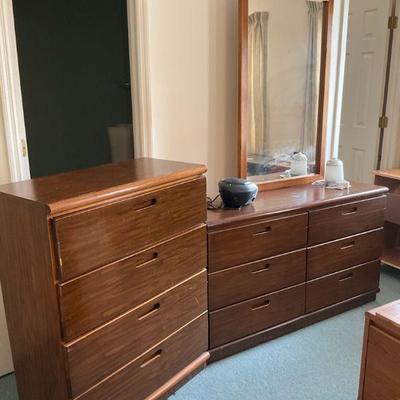 Matching dresser and chest of drawers