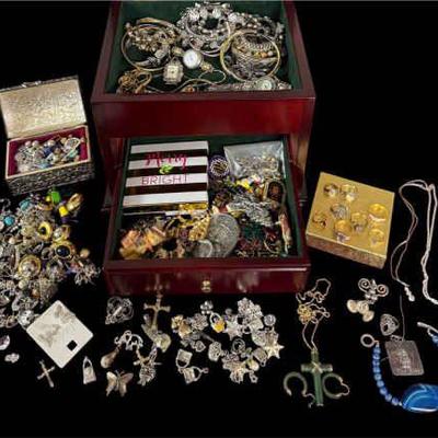 Costume jewelry with silver