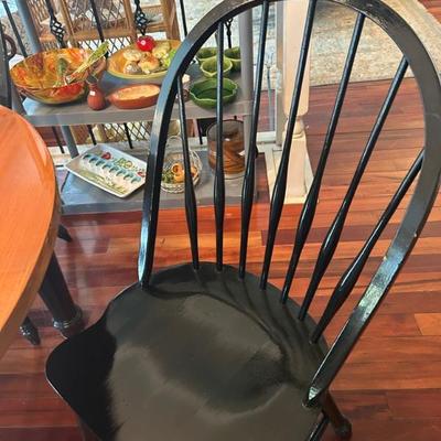 LOVE THE BLACK LACQUER CHAIRS! 