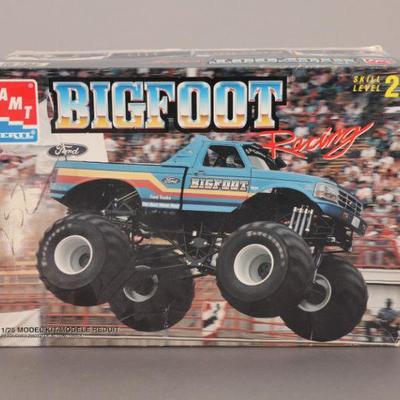 model car Bigfoot monster truck