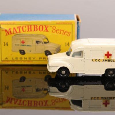 Matchbox car w/ box Lesney