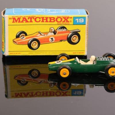 Matchbox car w/ box Lesney