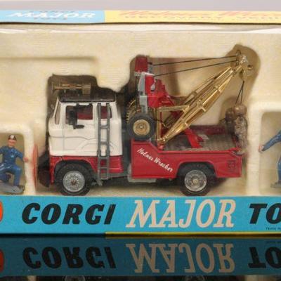 Corgii Holmes Wrecker towing truck - new old stock