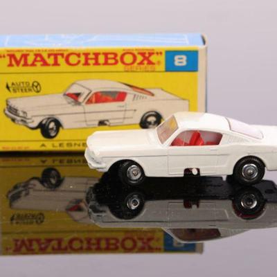 Matchbox car w/ box Lesney