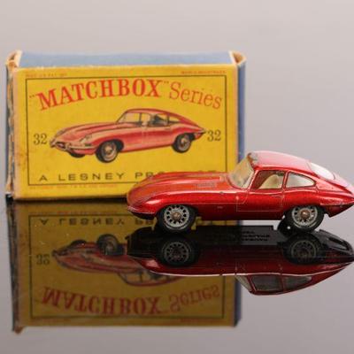 Matchbox car w/ box Lesney