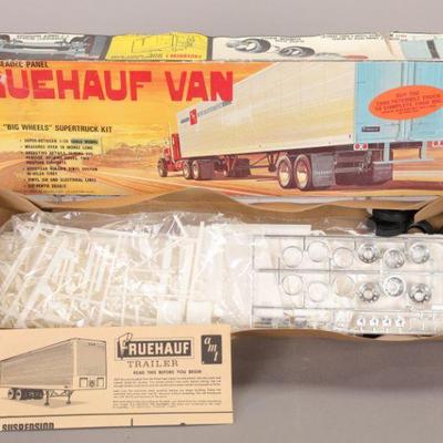 Sale Photo Thumbnail #498: Fruehauf van model kit