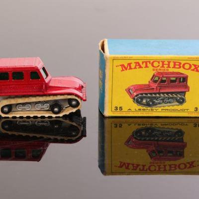 Matchbox car w/ box Lesney
