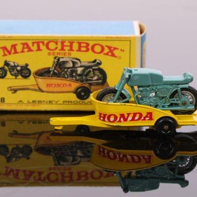 Matchbox car w/ box Lesney