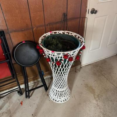 wicker planter