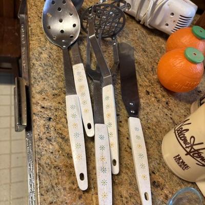 MCM serving utensils