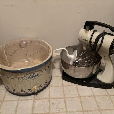 Crock pot, mixer