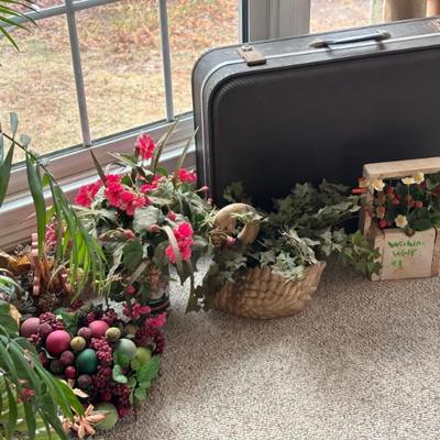 Artificial flowers, pottery, vases 