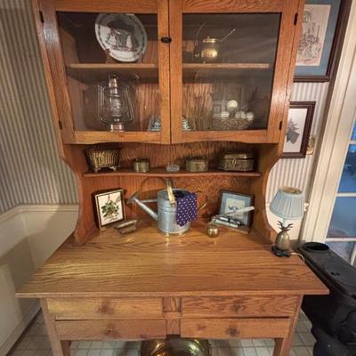 Pot belly pig work station w/hutch