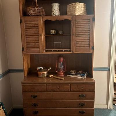 Ethan Allen Bookcase/hutch